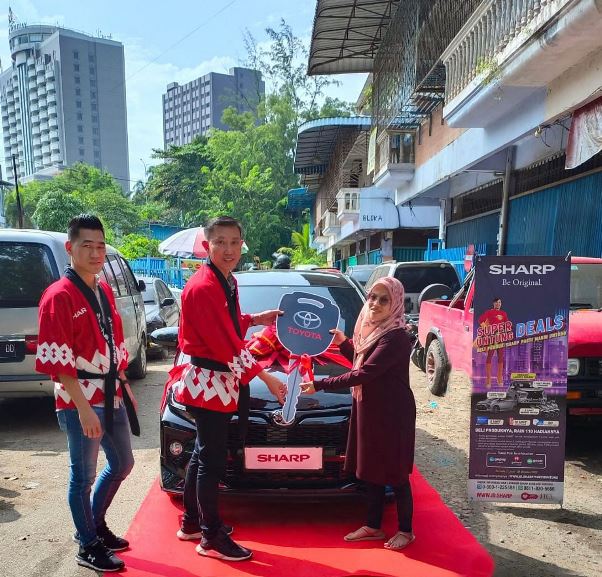 Sharp Indonesia Serahkan 1 Unit Mobil Kepada Pemenang Program Super Untung Deals 2022